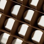 带封盖的 I-Chem&trade; 透明 VOA 玻璃样品瓶