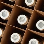 带顶部开口盖的窄口玻璃隔垫瓶