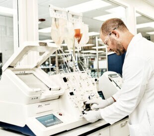 Scientist working in the lab