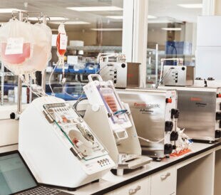 CAR-T cell manufacturing instruments