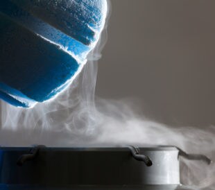 Container with liquid nitrogen. Image: Vit Kovalcik/Shutterstock.com