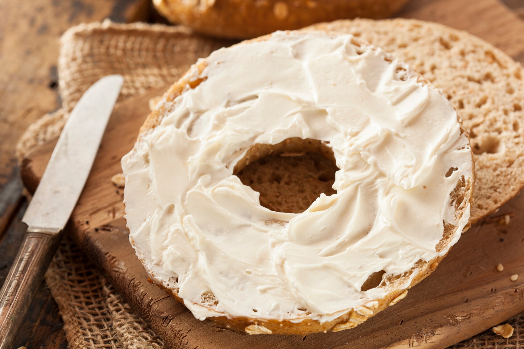 bagel with cream cheese