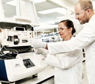 Researchers using the Xenon electroporation system