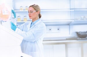 Enhance Cell Therapy Development with CTS Detachable Dynabeads CD4 and CD8