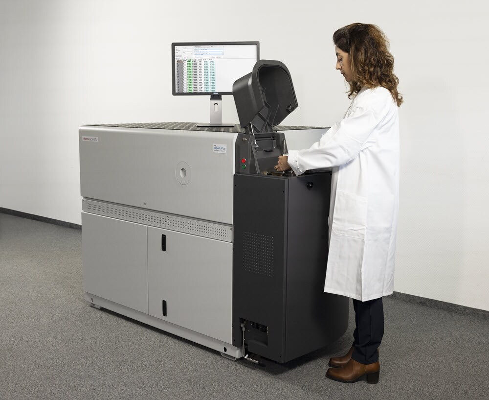 ARL iSpark Plus with technician