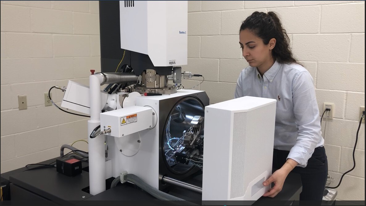 Sarvi Ghaffari using Quattro ESEM for her research on aircraft composite materials.