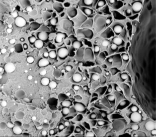 Glass beads bound to plastic material, analyzed with plastics microscopy