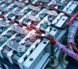 Lithium ion industrial high current batteries