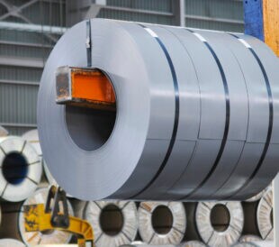 Coil steel plate unloading from the storage warehouse.