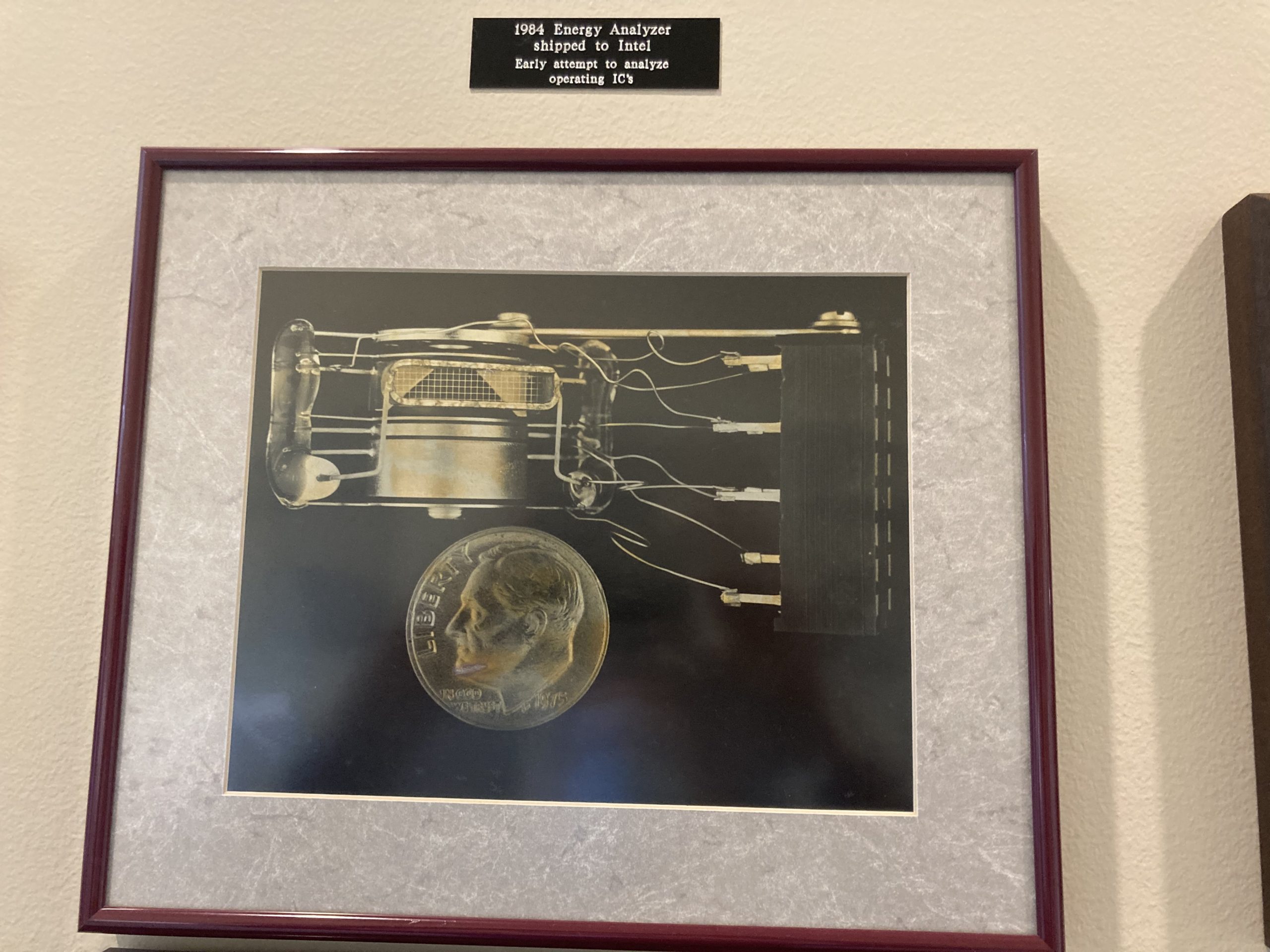 An energy distribution analyzer for an electron source developed for Intel