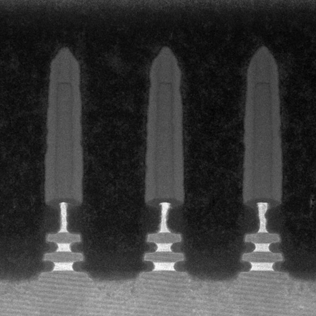Ultra-thin TEM metrology sample of a gate-all-around device