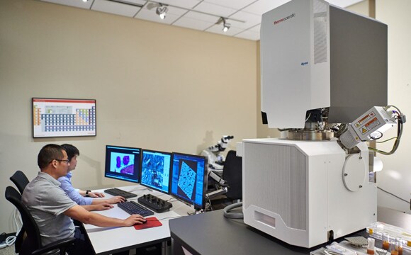 Classic Service Tech Working Classic Service Tech Working