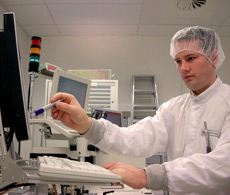 Compliant Multiple Attribute Monitoring (MAM) of therapeutic proteins for manufacturing control Compliant Multiple Attribute Monitoring (MAM) of therapeutic proteins for manufacturing control