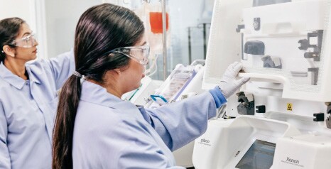 manufacturing support scientist using xenon