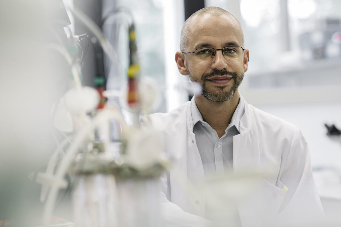 scientist-in-lab scientist-in-lab
